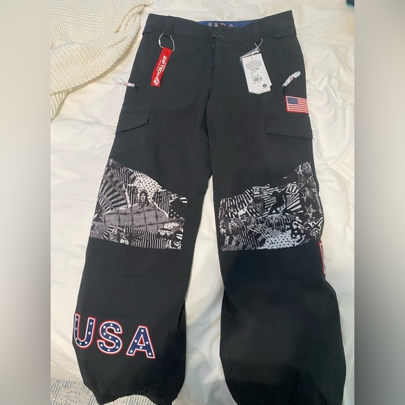 Volcom Other - WOMENS SNOWBOARDING USA HOTLAPPER PANT - BLACK WHITE